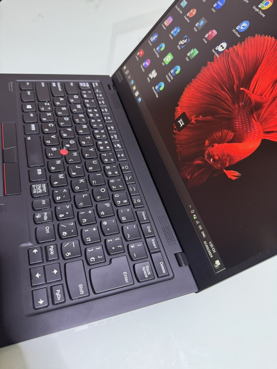 Lenovo Thinkpad X1 Carbon gen 8 / Core i5-10310U (up to 4.40Ghz